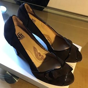 Sofft Womens Burgundy Suede Comfort Heels Peep Toe